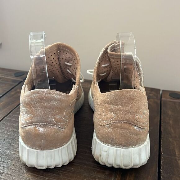 Diba True Poker Lace Up Sneaker Gold Rose Size 7 - Picture 2 of 11